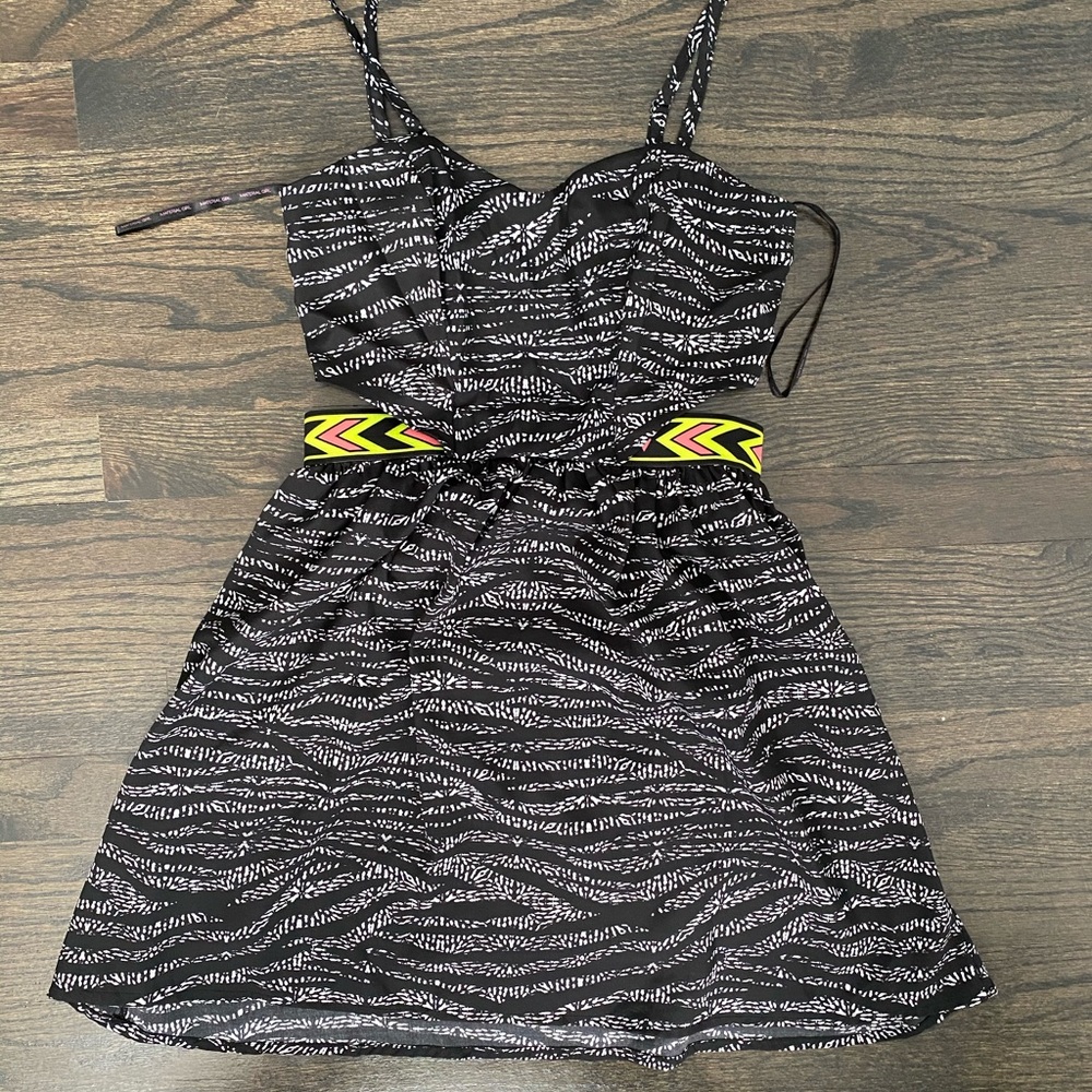 MATERIAL GIRL- mini skirt with straps